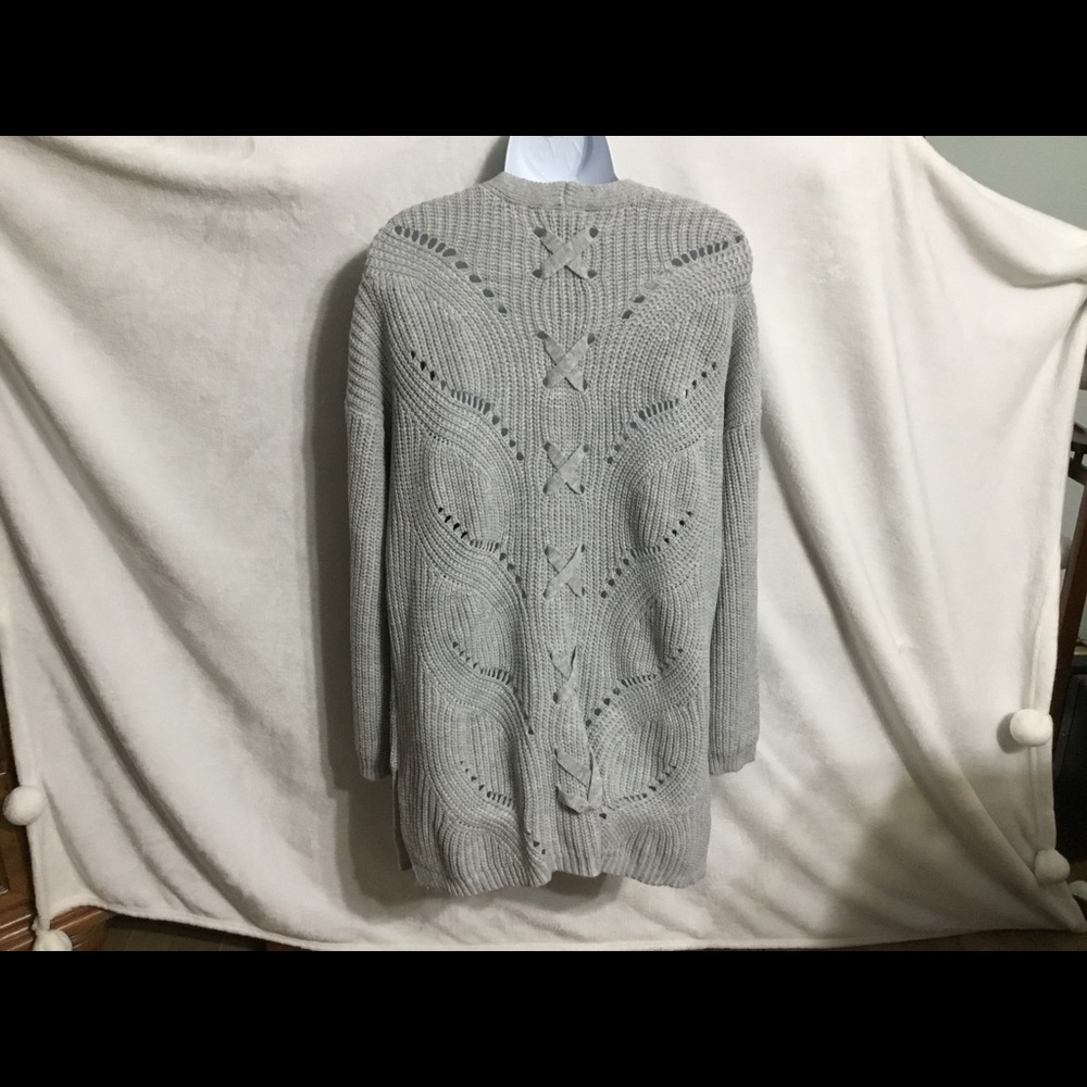 Signature Studio Open Front/Braided Back S… - Picture 2 of 8